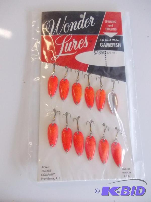 lot 235 image: Vintage Wonder Lures Display...