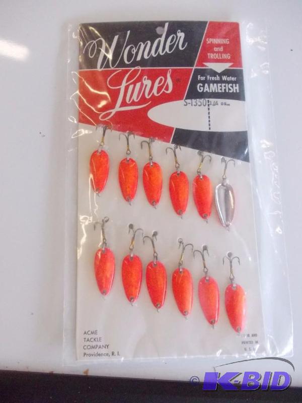 lot 236 image: Vintage Wonder Lures Display...