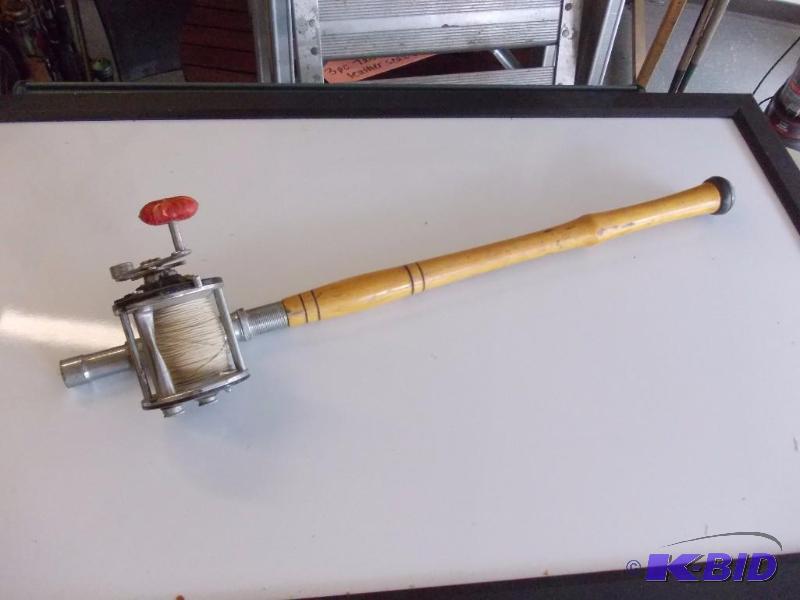 lot 242 image: Penn Leveline&nbsp350 Reel & Partial Rod...
