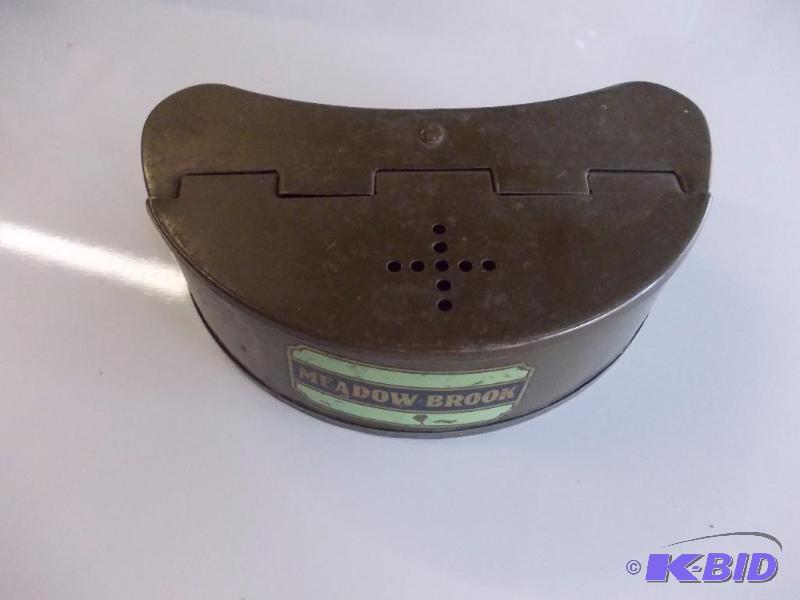 lot 248 image: Meadow Brook Belt Mount Bait Box...