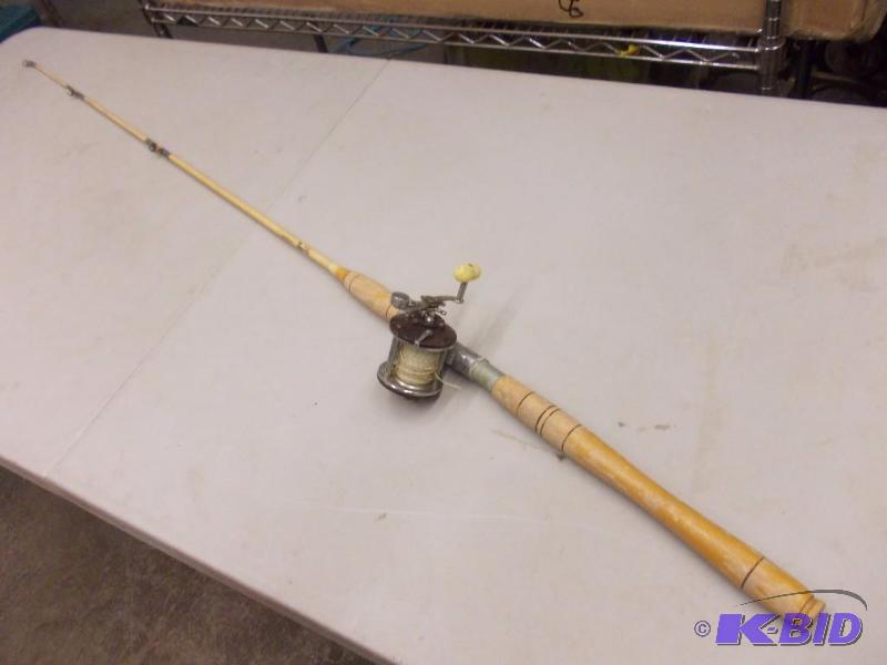 lot 73 image: Vintage Revelation #2V2174-5 Rod  With P...