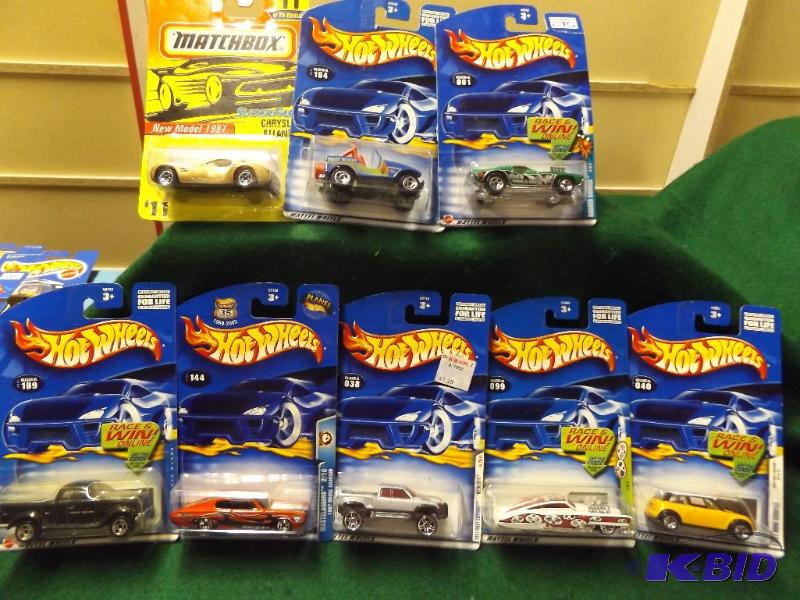Hot Wheels & Matchbox group of 8