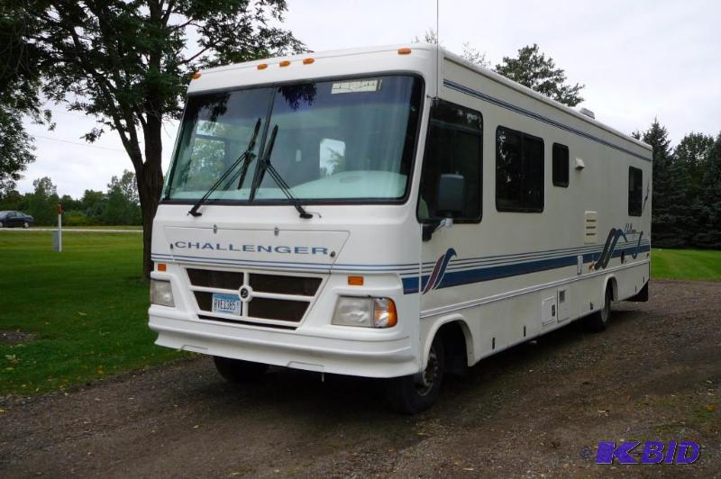lot 3 image: 1995 Damon Challenger 313
