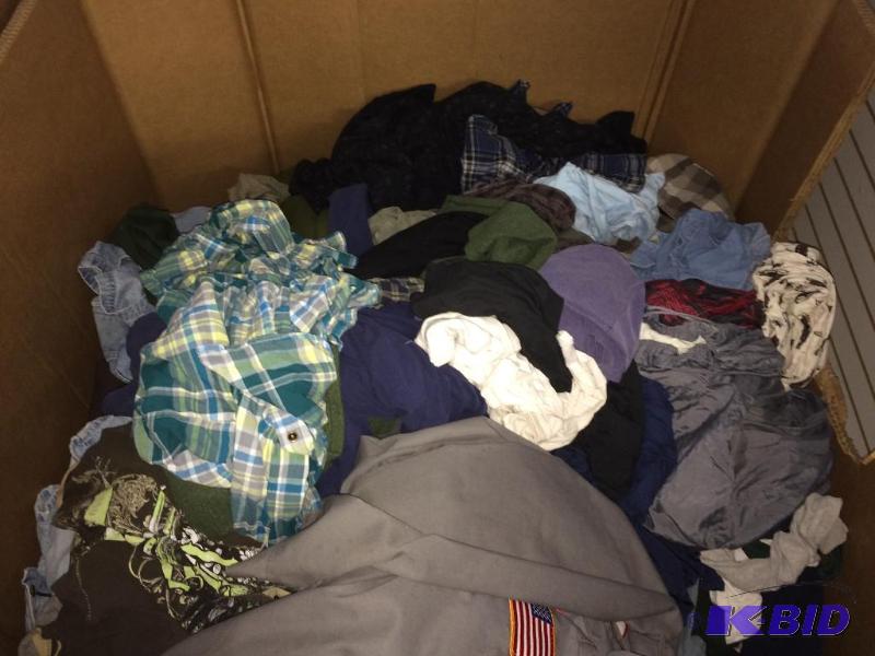 lot 1 image: 1000 pieces of used clothing random sizes and brands  no stains or tears