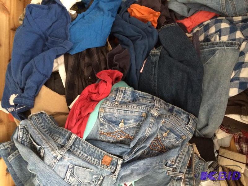 wholesale used clothing auction & pallet of new shoes and bedding | K-BID