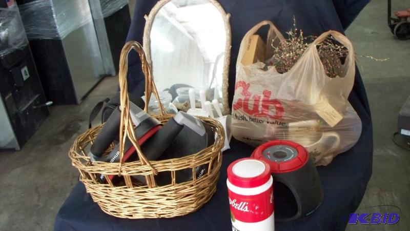 Box of miscellaneous see pics....