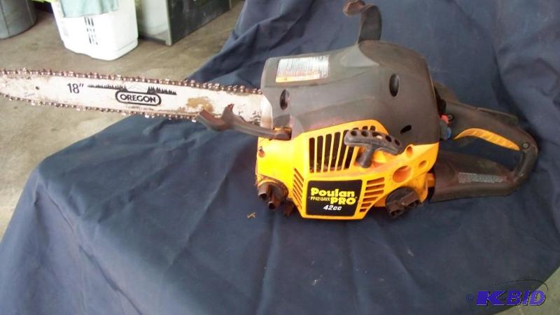 Poulan Pro chain saw 42cc (has compression)...