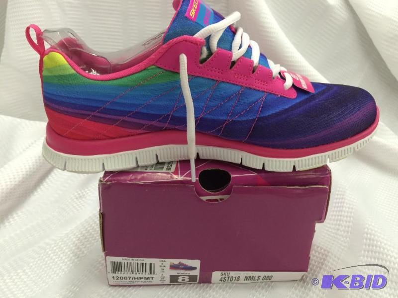 brand new skechers size 8  womens