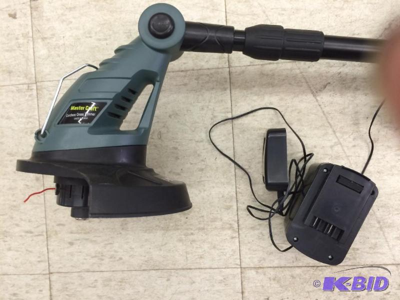 master craft  battery operated weed whip  works    comes with charger and battery