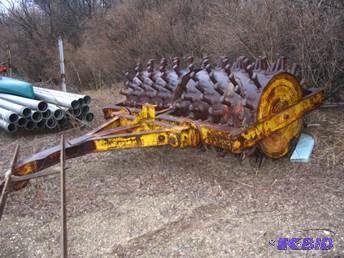 Sheep&nbspFoot Packer 8 wide In working co...