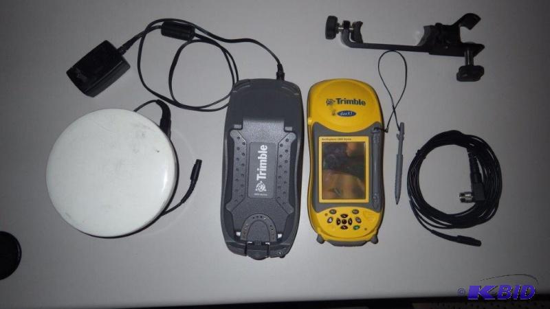 Trimble GPS unit Model- Goe Explorer 2008 se...