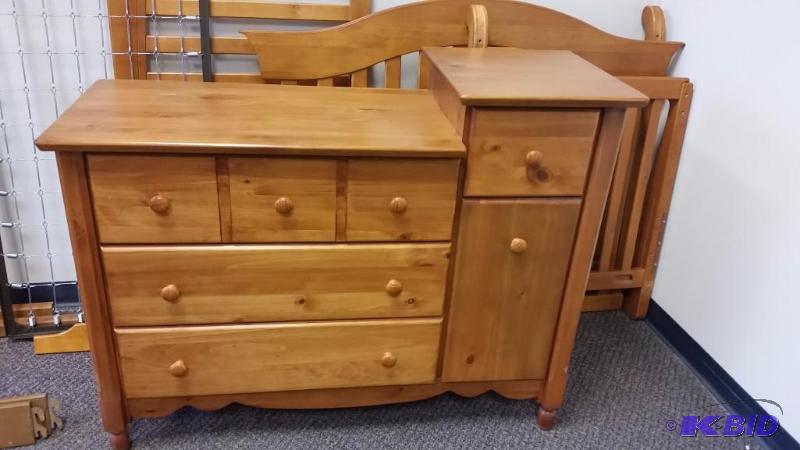 lot 3 image: 2 Piece Childrens Bedroom Set.  Convertible Crib to Toddler Bed to Full Size Bed.  Not a Drop down crib.  And Dresser