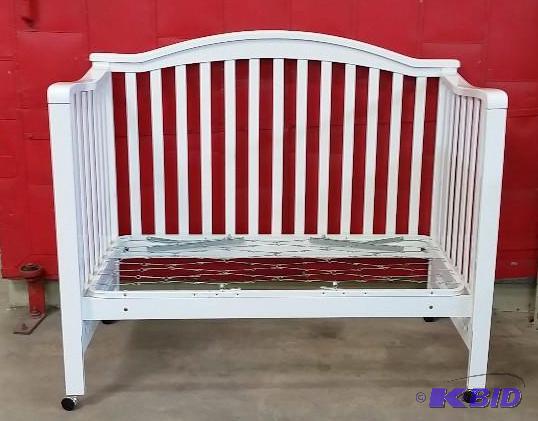 lot 40 image: White Toddler Day Bed.  (Was a drop down crib, Rail is included, but selling as a toddler day bed)