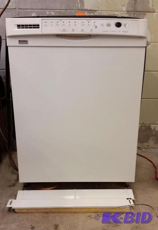 lot 8 image: Kenmore Elite Dishwasher.  With Stainless Steel Tub.  Consignor stated that it works.