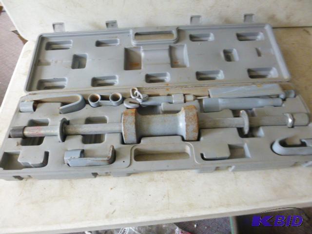 lot 110 image: Dent Puller Set in Case...