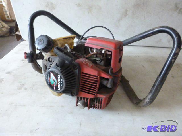 lot 114 image: Post Auger PowerHead Honda GX31, 4 stroke, ha...