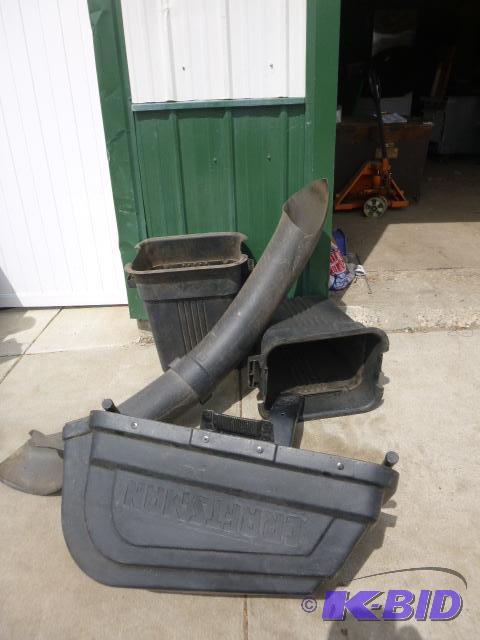 lot 122 image: Craftsman Bagger...
