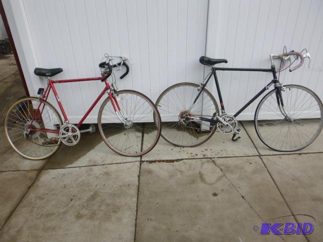 lot 135 image: 2 - 10 Speed Bicycles...