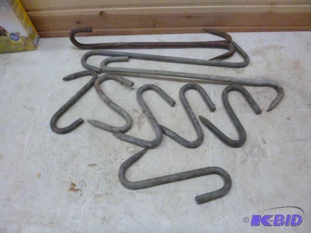 lot 15 image: 9 Meat Hooks...