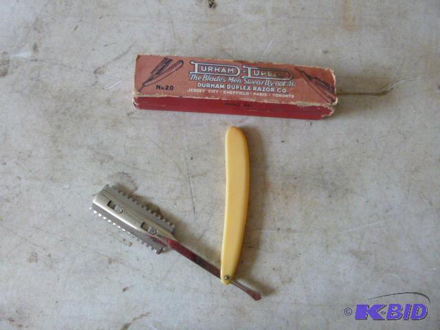 lot 171 image: Vintage Durham-Duplex Razor No. 20...