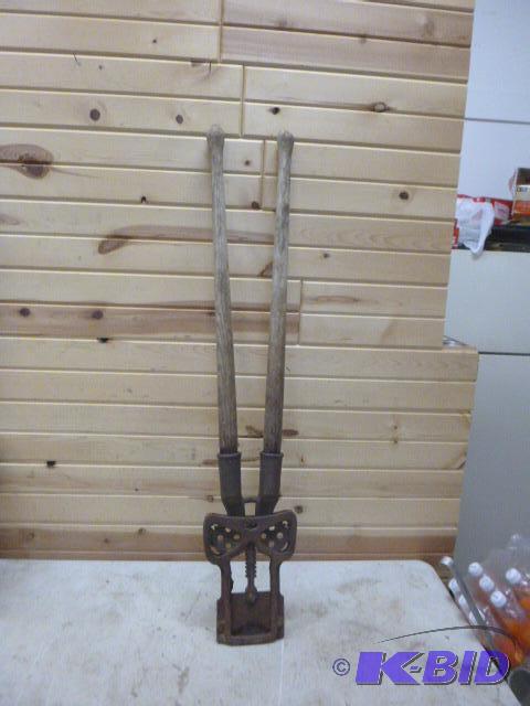 lot 27 image: Cattle Dehorner MX1202...