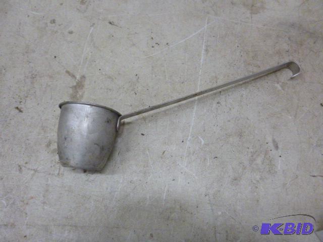 lot 28 image: Cutter Aluminum Laddel&nbspwith Measuring Cu...