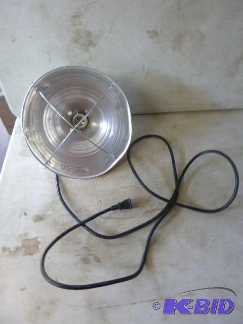 lot 49 image: Heat Lamp...