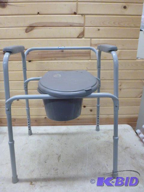 lot 64 image: Thinking Chair Portable Toliet Great for the ...