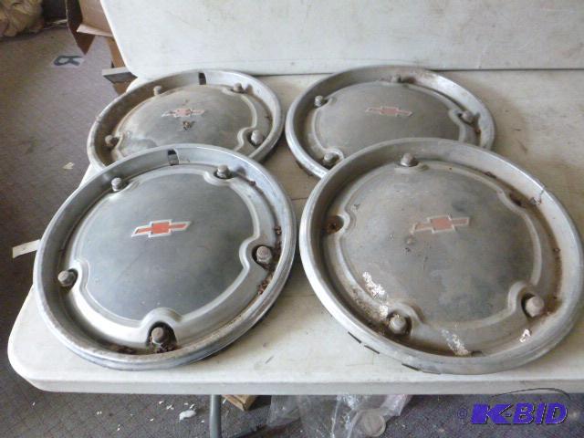 lot 68 image: 4 Chevy Hub Caps 15" diameter....