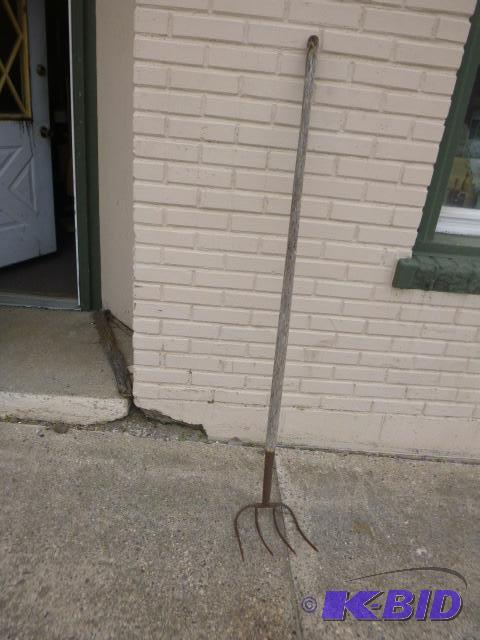 lot 74 image: Silage Fork...