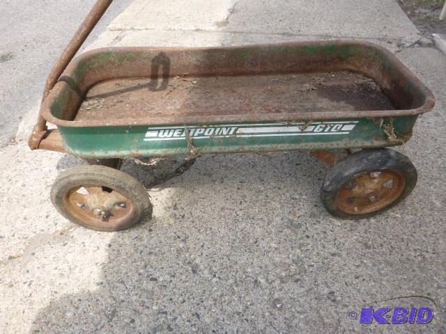lot 83 image: Vintage Westpoint&nbspGTO Wagon 1 bad tire....