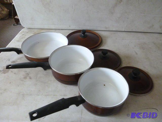 lot 87 image: 3 Pans with Lids...
