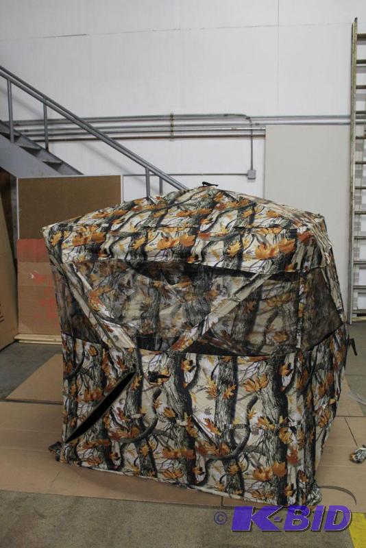 lot 26 image: KillZone 360 Hub style hunting blind. Custome...