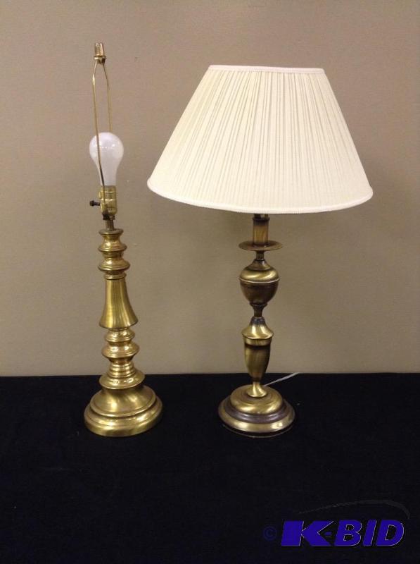 lot 109 image: 2 Table Lamps