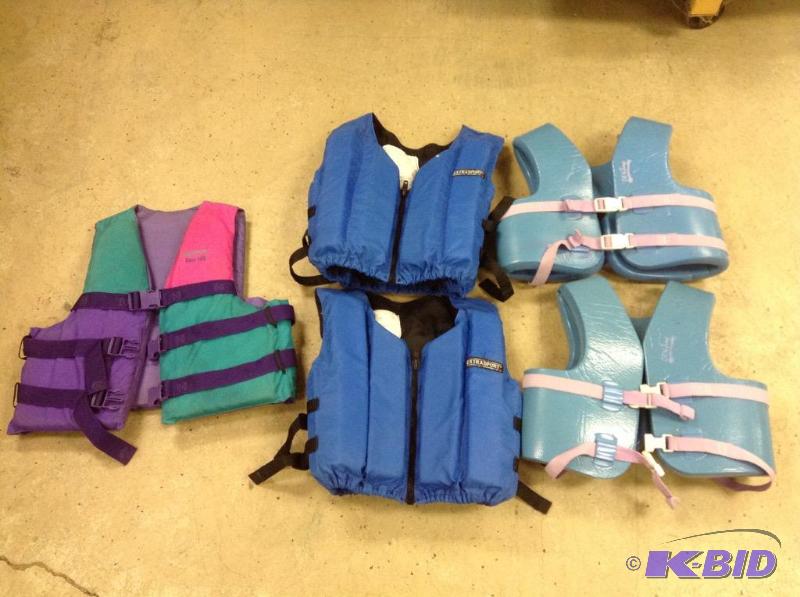 lot 110 image: 5 Adult Life Vests