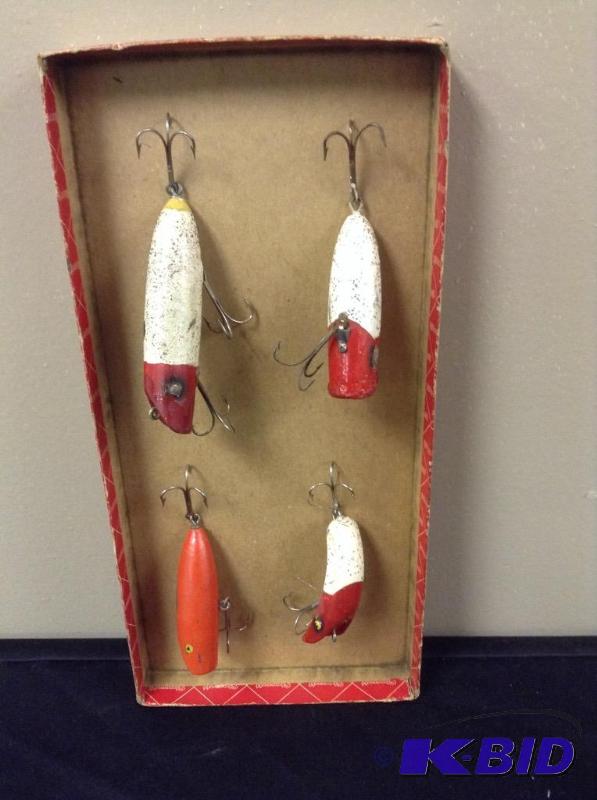 lot 144 image: Lot of Vintage Fishing Lures