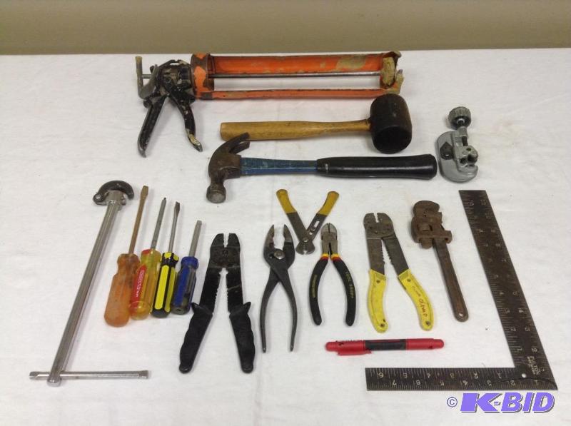 lot 150 image: Assortment of Hand Tools