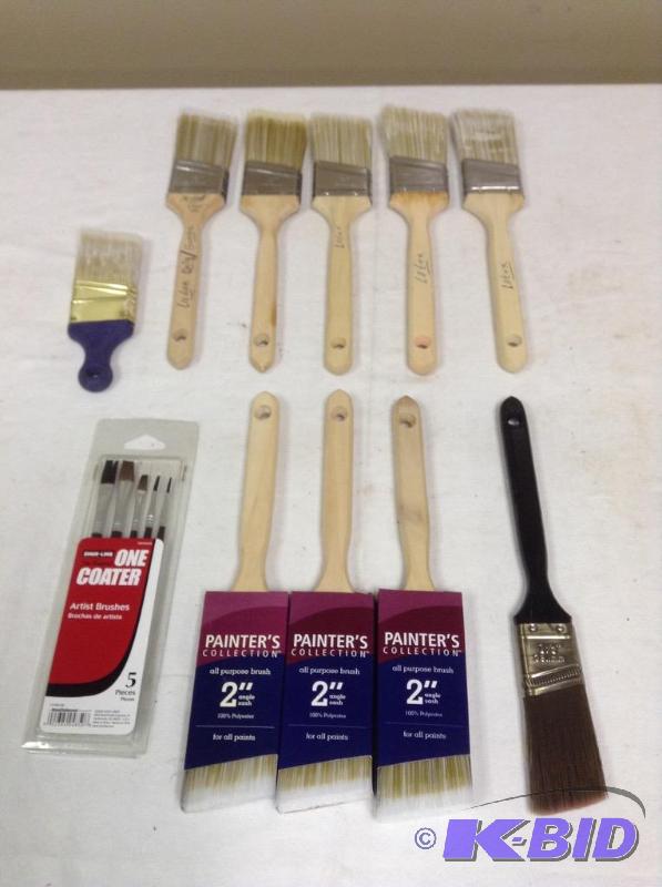 lot 155 image: Grouping of Paint Brushes
