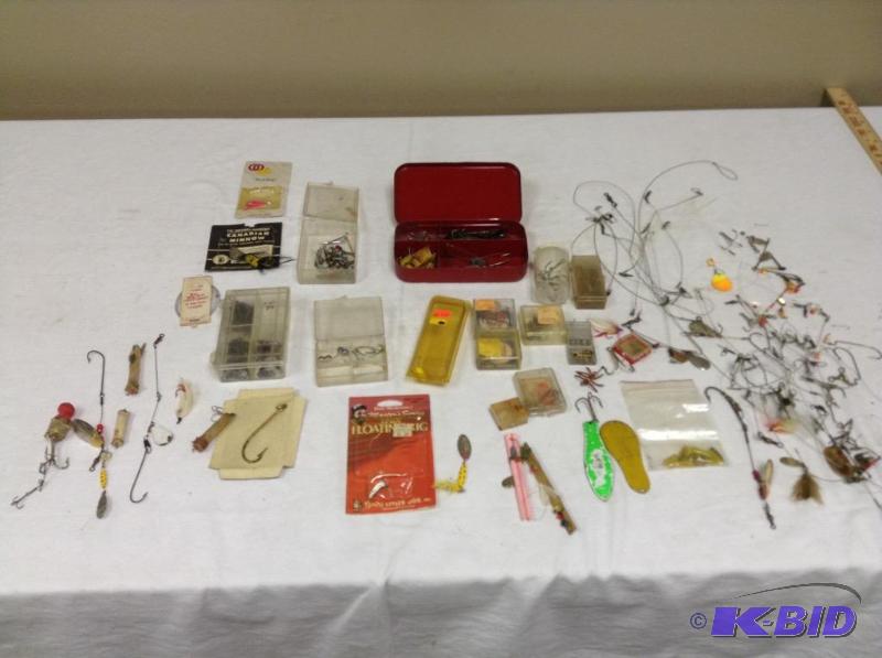 lot 161 image: Assortment of Fishing Leaders and Hooks