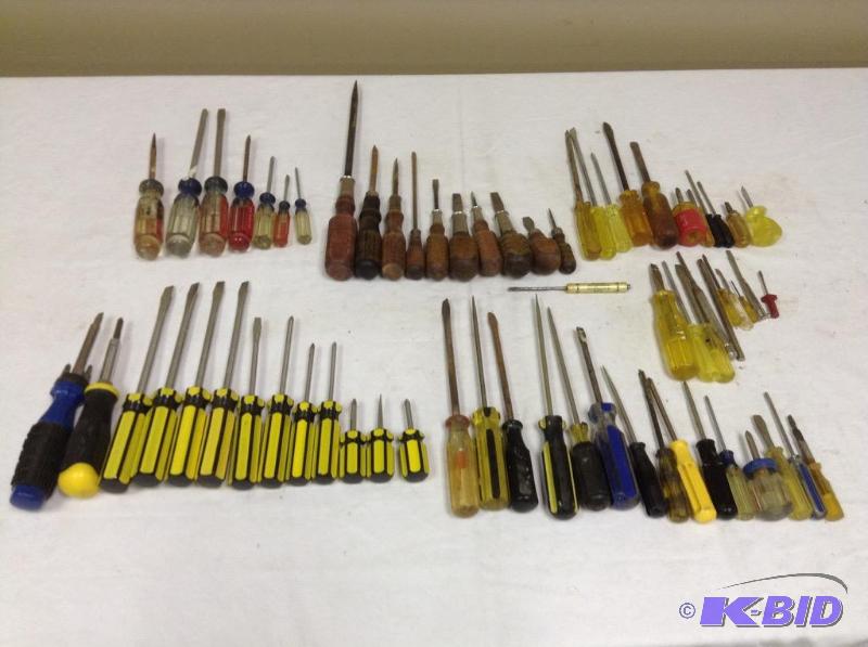 lot 164 image: Assortment of Different Sized Screwdrivers