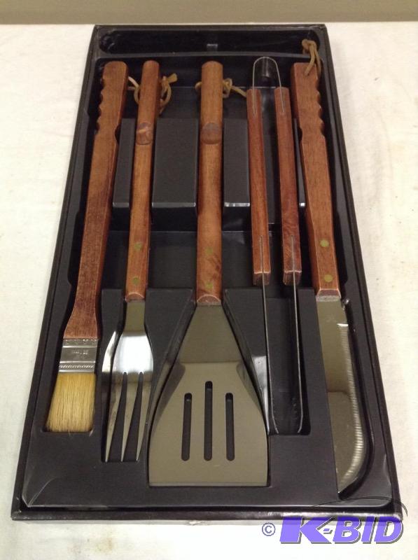 lot 173 image: Grilling Tools