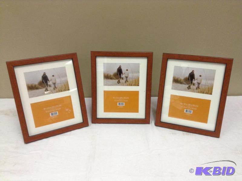 lot 29 image: 3 8x10 Picture Frames