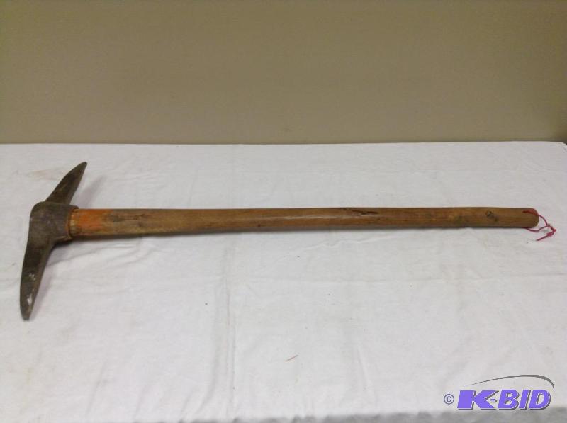 lot 50 image: Pick Axe