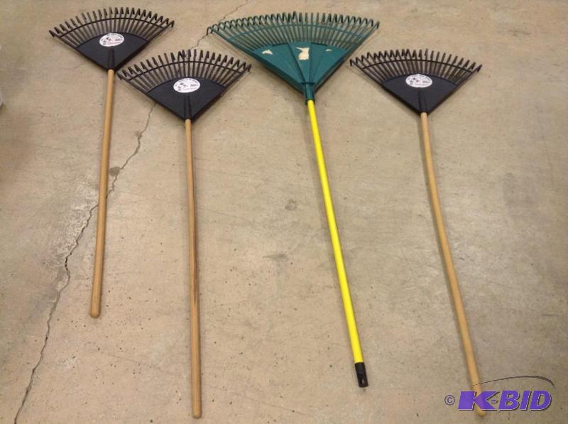 lot 51 image: 4 Plastic Yard Rakes