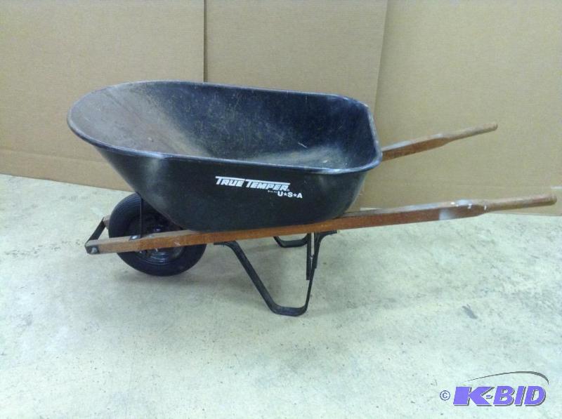 lot 92 image: True Temper Wheel Barrow