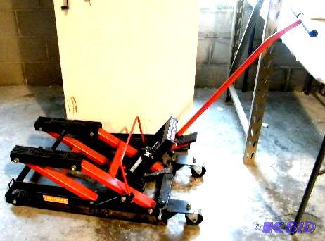 lot 199 image: Craftsman Motorcycle ATV Jack - Model 950150 ...