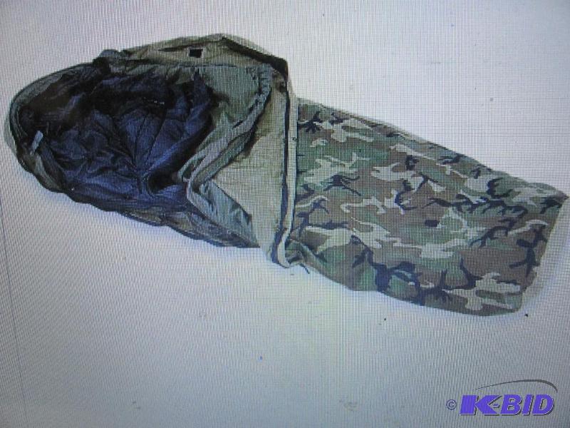 NO RESERVE This US Military 4-Piece Extreme ...