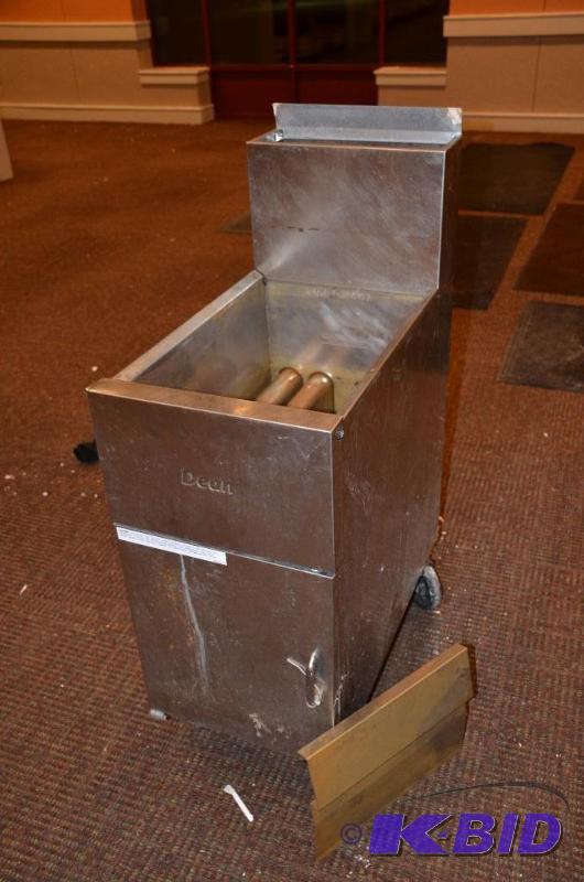 lot 131 image: Dean GAS&nbspFloor Fryer SM150 GNS ( please ...