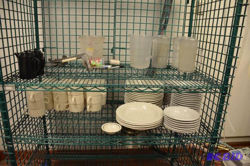 lot 163 image: Large group of plates, large soup bowls, soup...