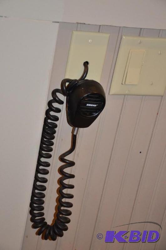 lot 167 image: SHURE 527b Microphone caller...